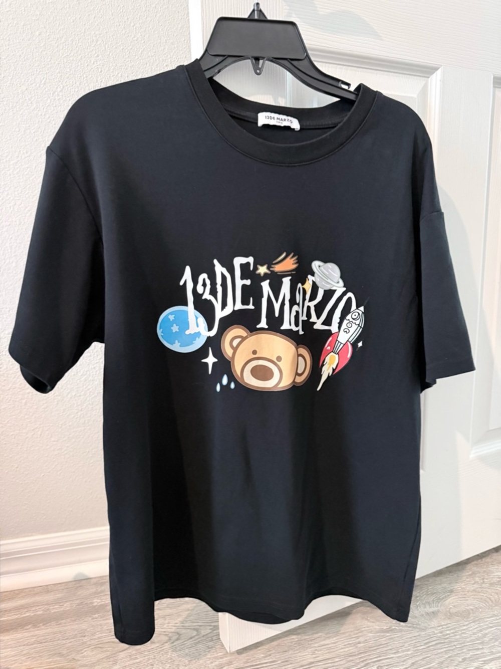 13 De Marzo Black Graphic Tee with Bear & Space Motif